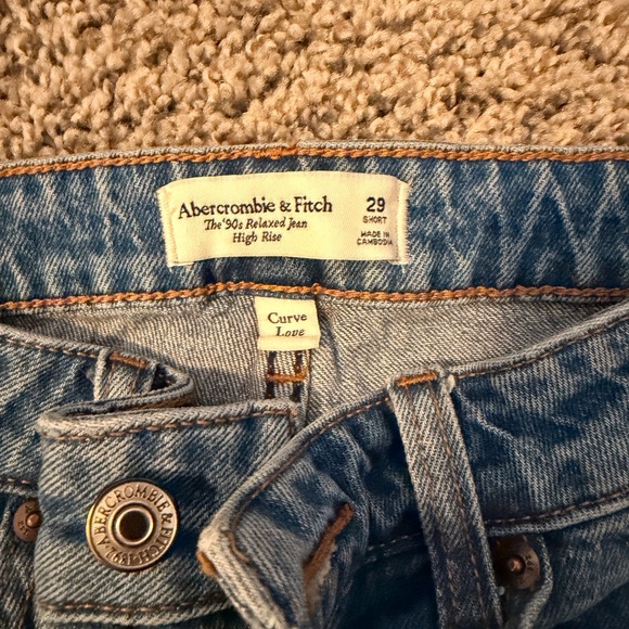 Abercrombie & Fitch Curve Love High-Rise 90s Relaxed Jeans - 29 SHORT - Picture 2 of 5